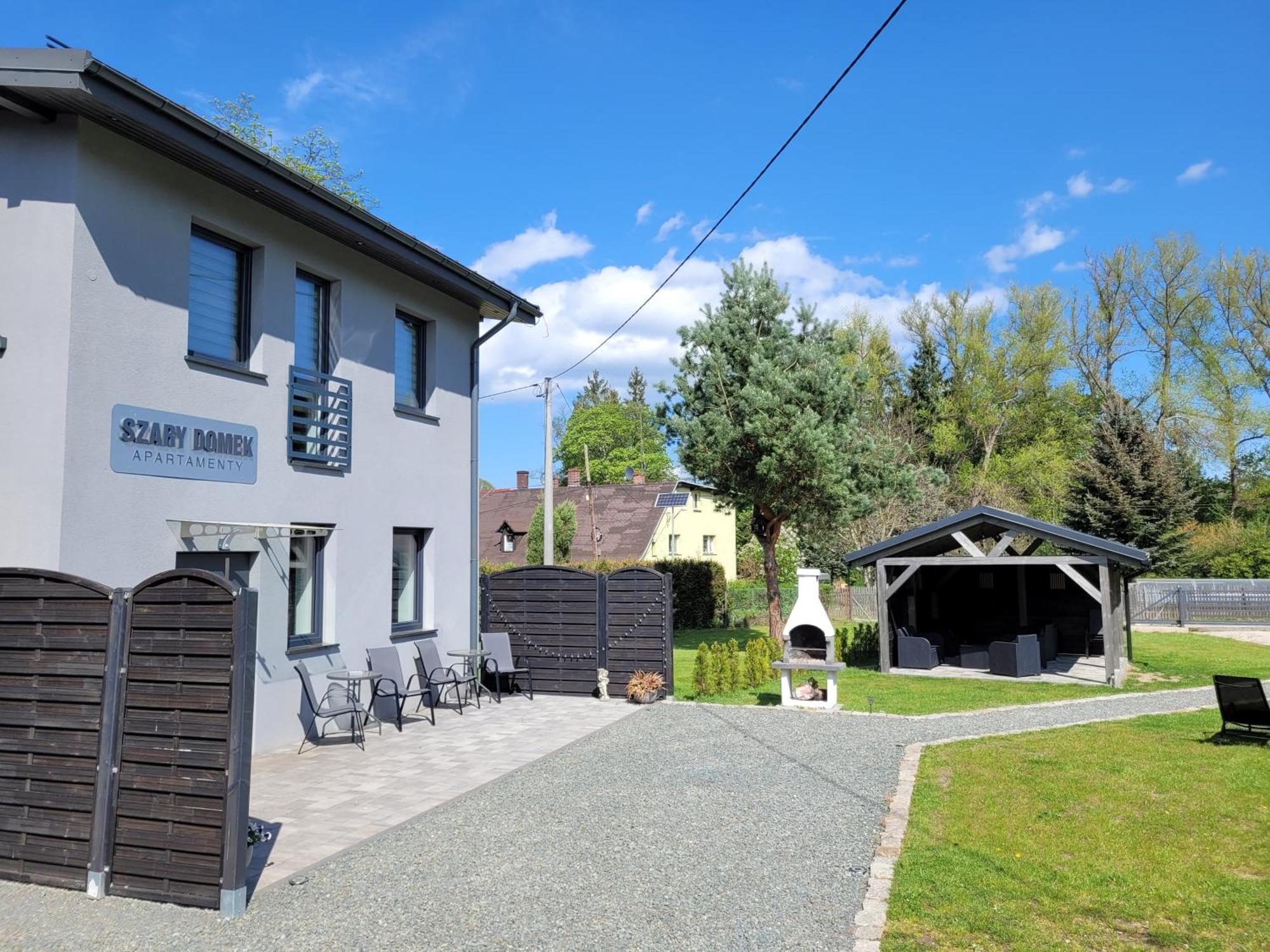 Szary Domek Janowice Wielkie Exterior photo